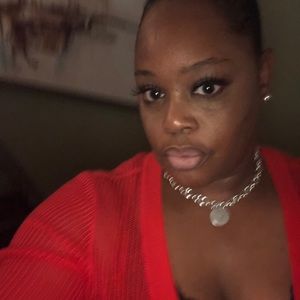 Meet your Posher, Anissa